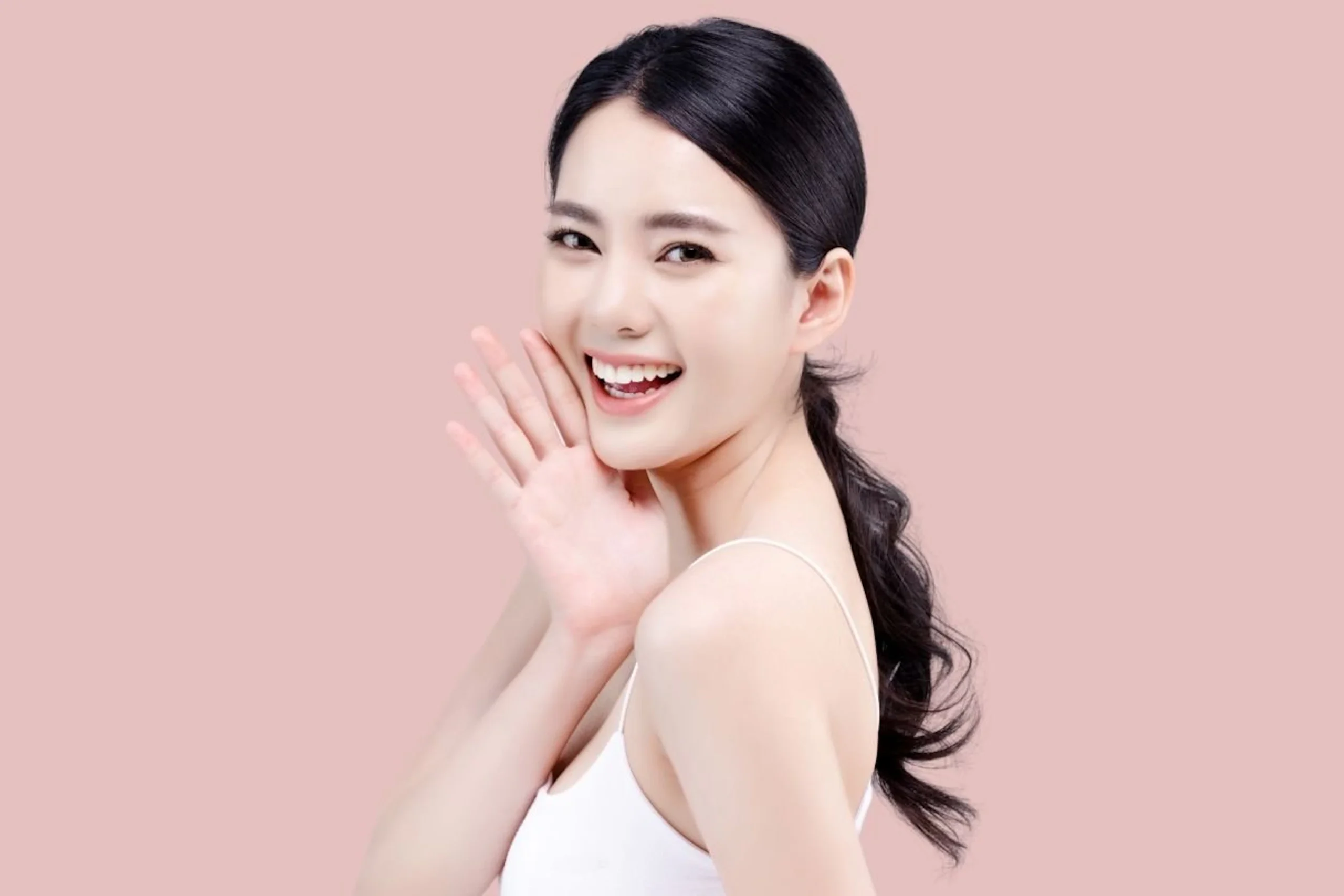 Bí Quyết Làn Da Rạng Rỡ: Top 5 Sản Phẩm Mỹ Phẩm Không Thể Thiếu Trong Chu Trình Chăm Sóc Da